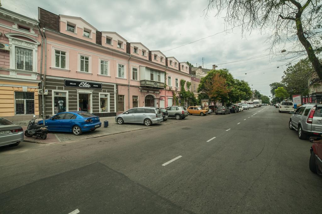 Apart Hotel Kvartira 1 オデッサ エクステリア 写真