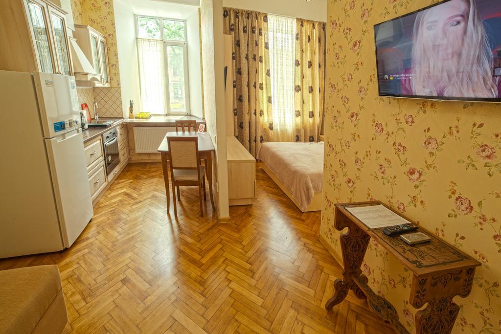 Apart Hotel Kvartira 1 オデッサ エクステリア 写真