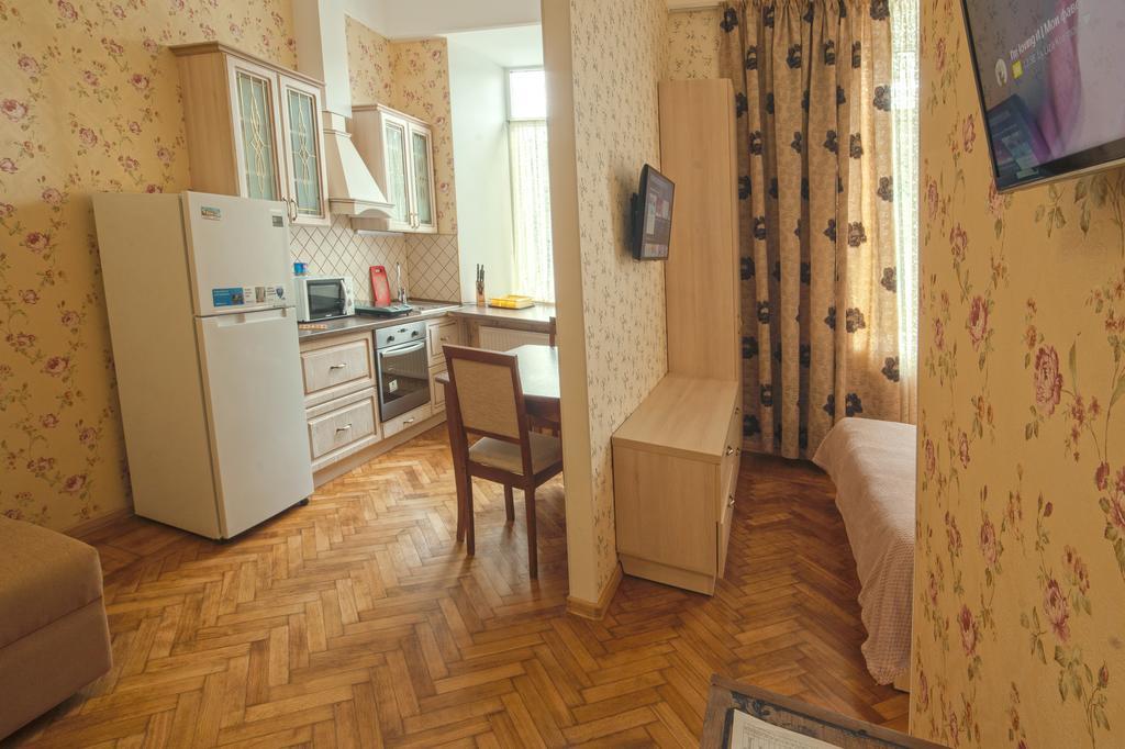 Apart Hotel Kvartira 1 オデッサ エクステリア 写真