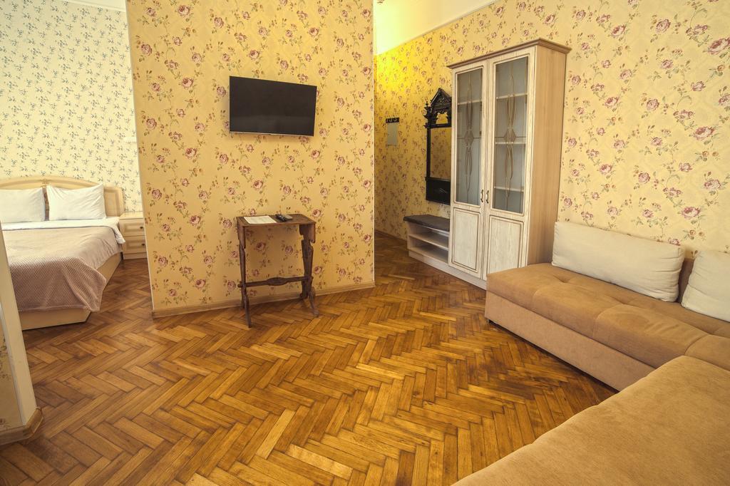 Apart Hotel Kvartira 1 オデッサ エクステリア 写真