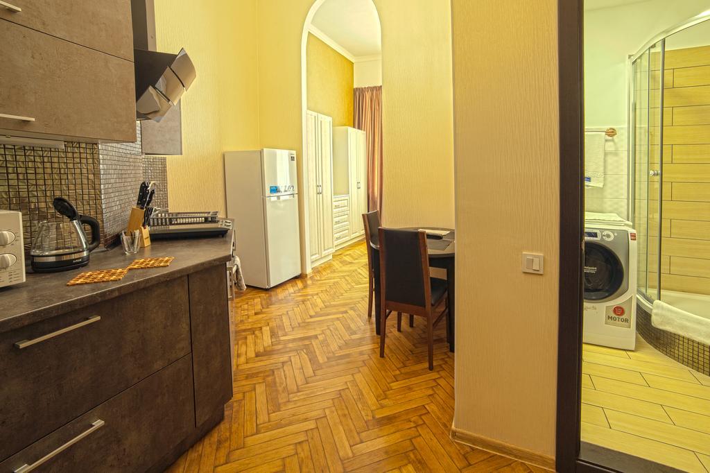 Apart Hotel Kvartira 1 オデッサ エクステリア 写真