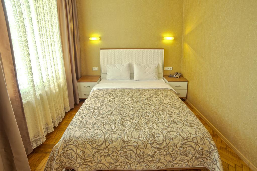 Apart Hotel Kvartira 1 オデッサ エクステリア 写真