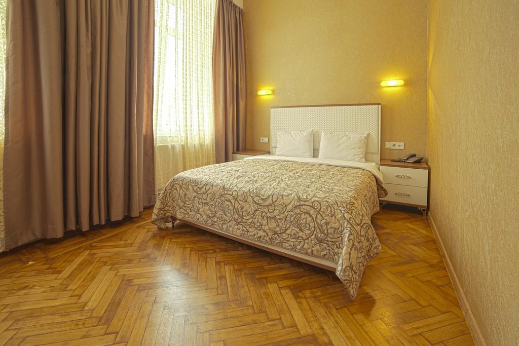 Apart Hotel Kvartira 1 オデッサ エクステリア 写真