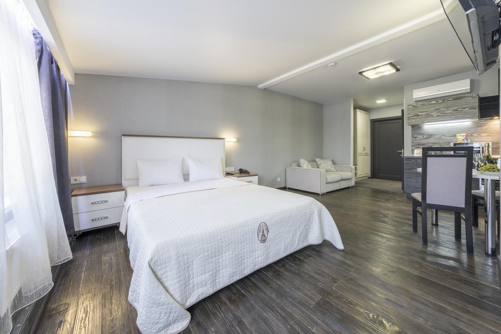 Apart Hotel Kvartira 1 オデッサ エクステリア 写真